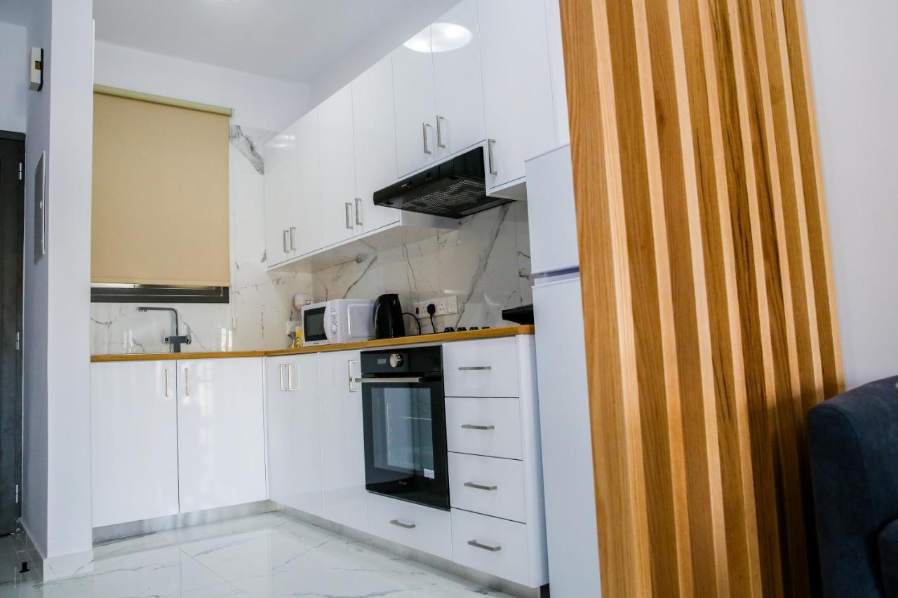 Sea Side Appartment In Kato Paphos Exterior foto