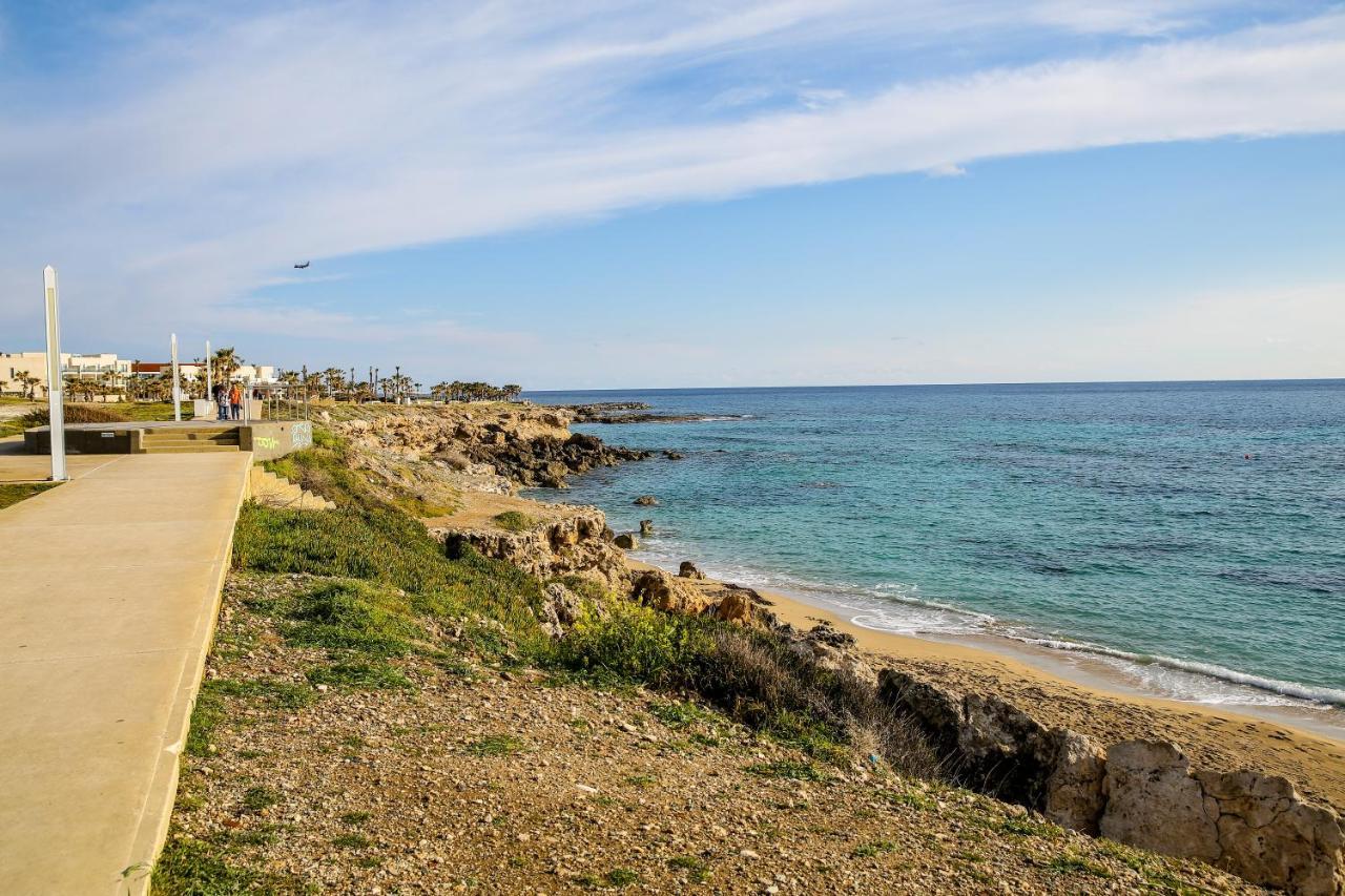 Sea Side Appartment In Kato Paphos Exterior foto