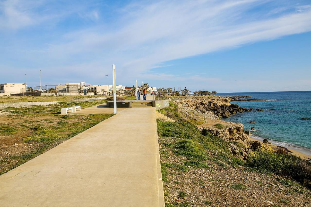 Sea Side Appartment In Kato Paphos Exterior foto