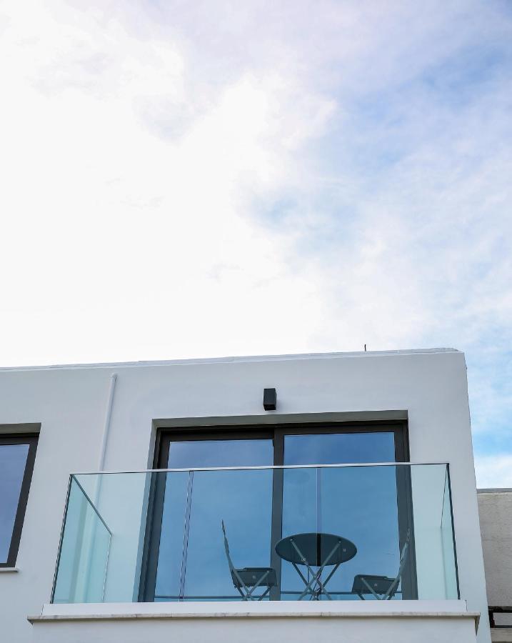 Sea Side Appartment In Kato Paphos Exterior foto