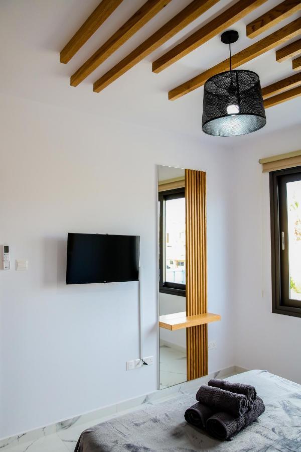 Sea Side Appartment In Kato Paphos Exterior foto