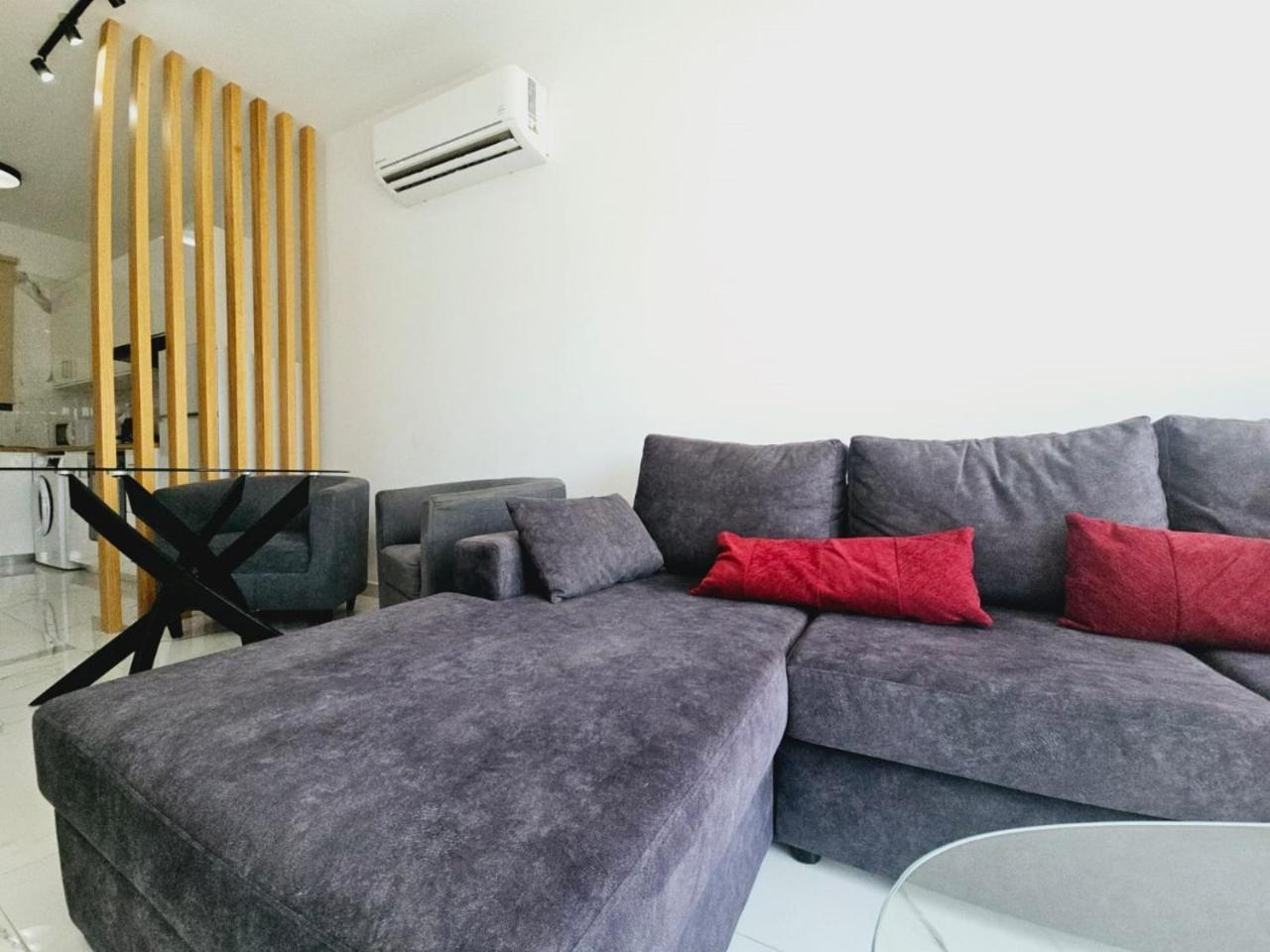 Sea Side Appartment In Kato Paphos Exterior foto